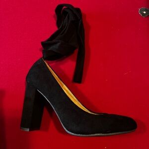 Women’s black shoes